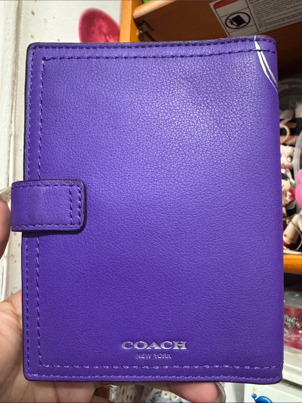 Coach passport holder with Tassel Motif - Picture 2 of 13